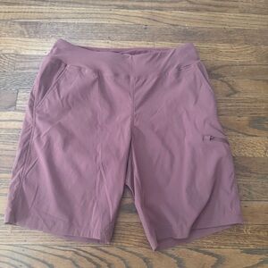 Mountain Hardwear Women's Dynama/2 Bermuda Short Clay Earth M EUC